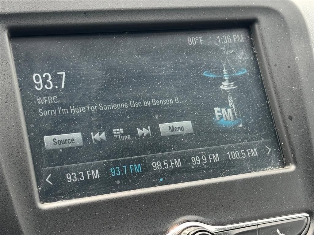 Used 2018 Chevrolet Equinox LS FWD image 23