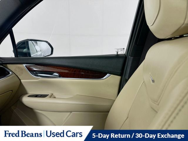 Used 2018 Cadillac XT5 Luxury w/ Driver Awareness Package image 26