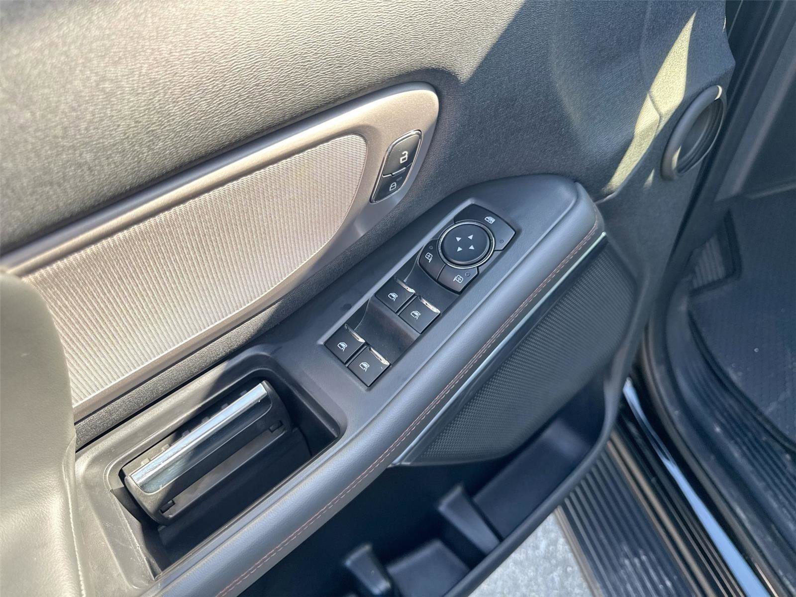 Certified 2025 Ford Expedition Active image 15