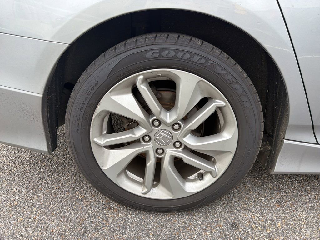 Used 2018 Honda Accord LX image 13