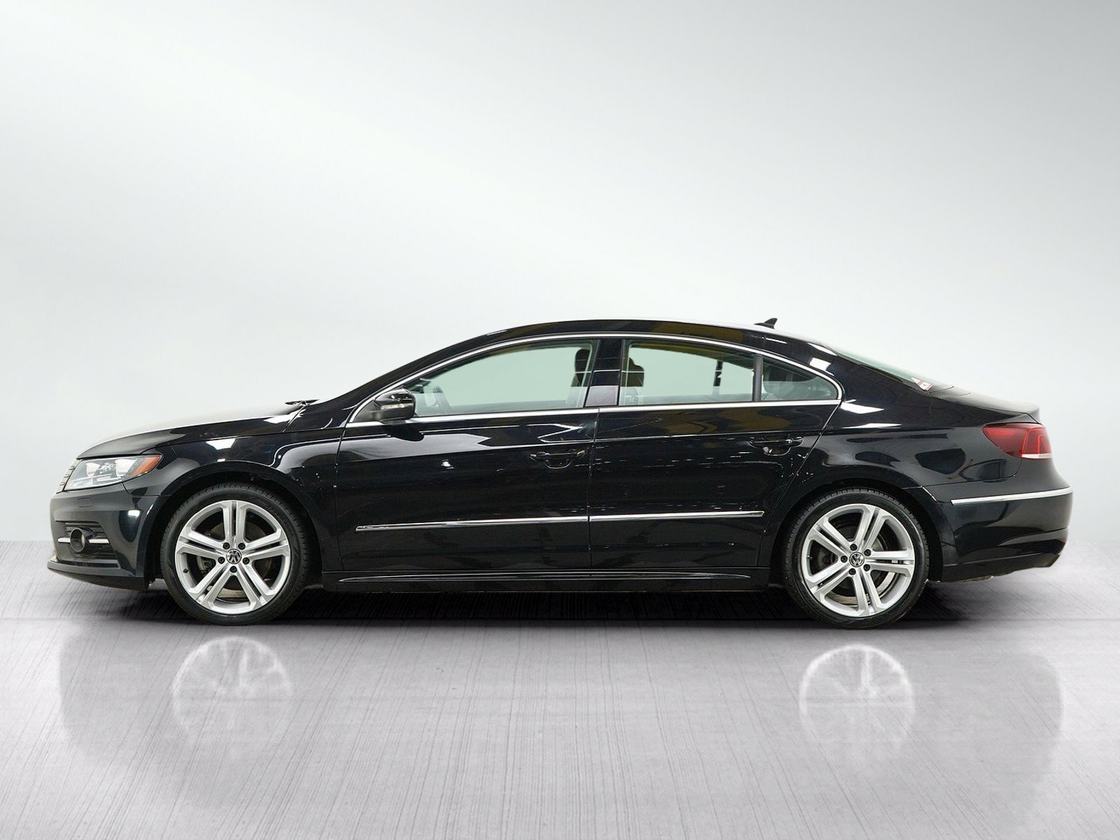 Used 2016 Volkswagen CC R-Line FWD image 2