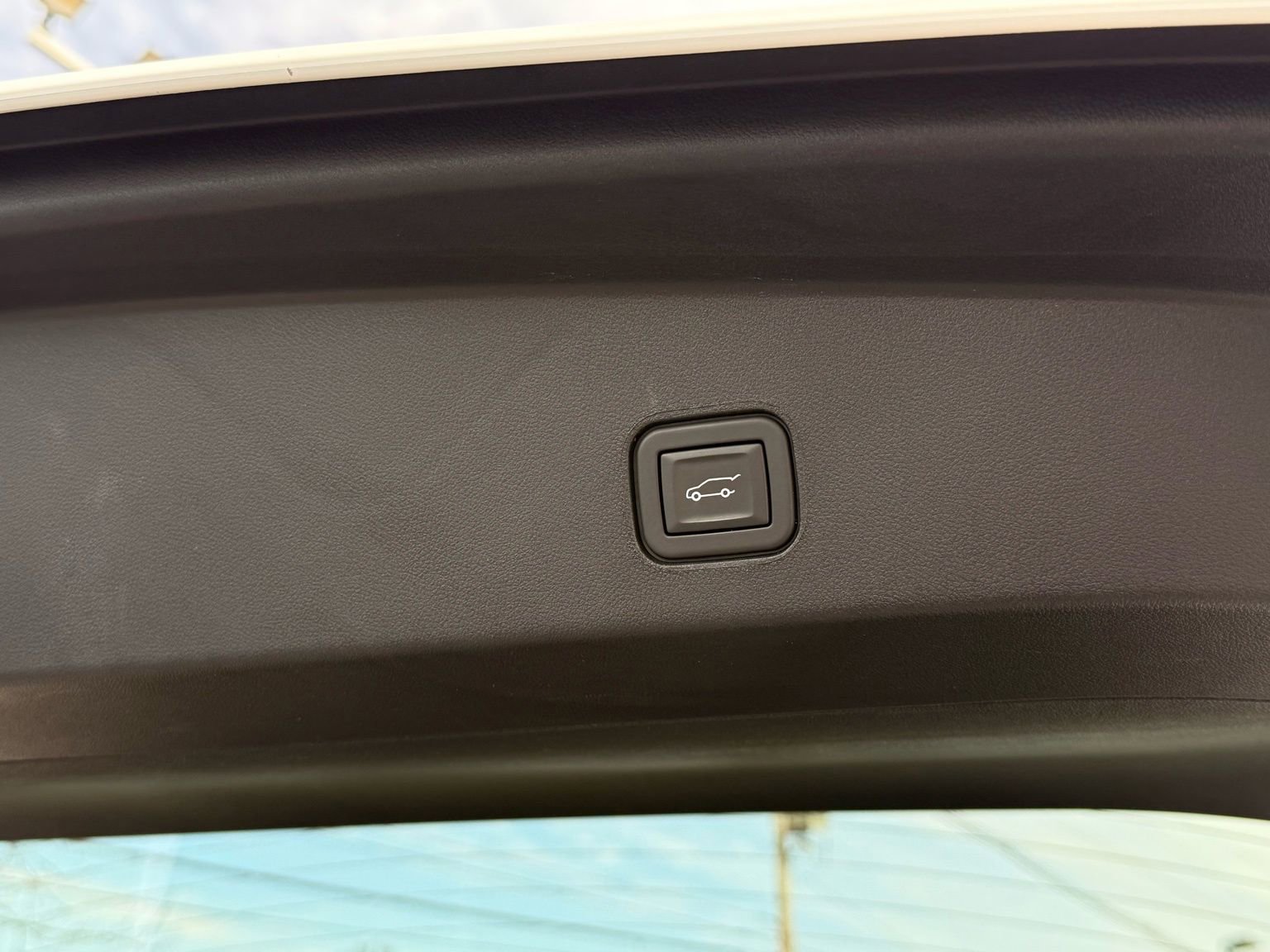 Used 2024 Cadillac Lyriq Tech image 19