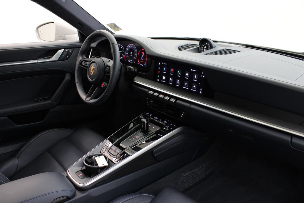 Certified 2025 Porsche 911 Carrera RWD image 29