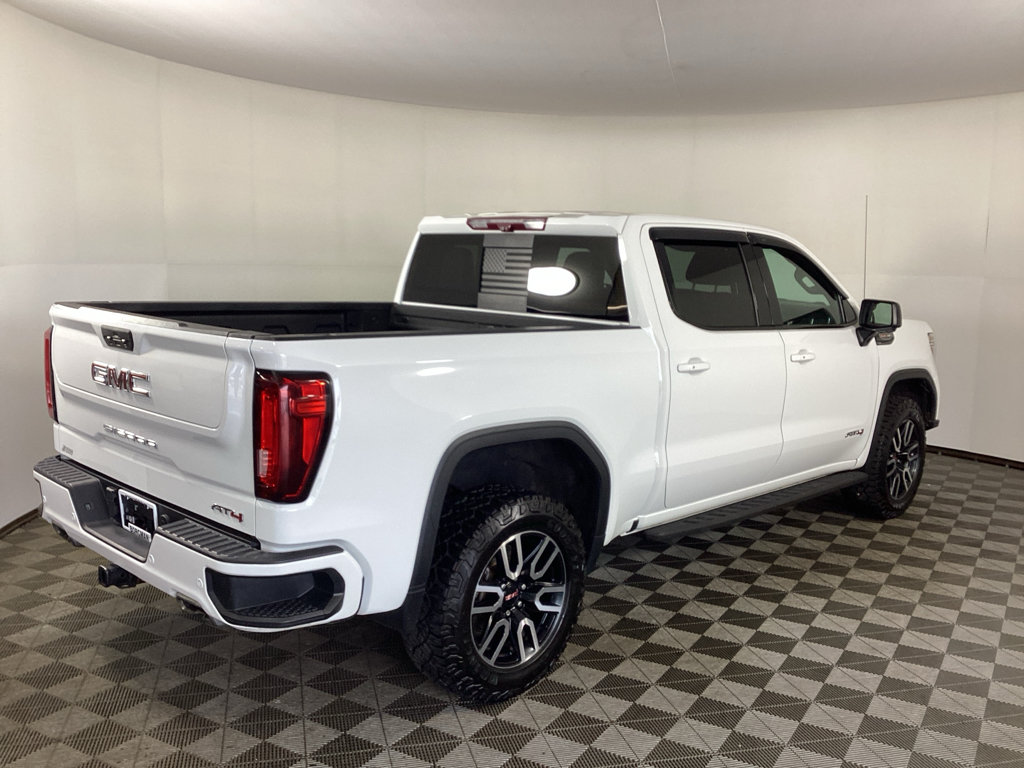 Used 2021 GMC Sierra 1500 AT4 w/ Technology Package AWD/4WD image 2