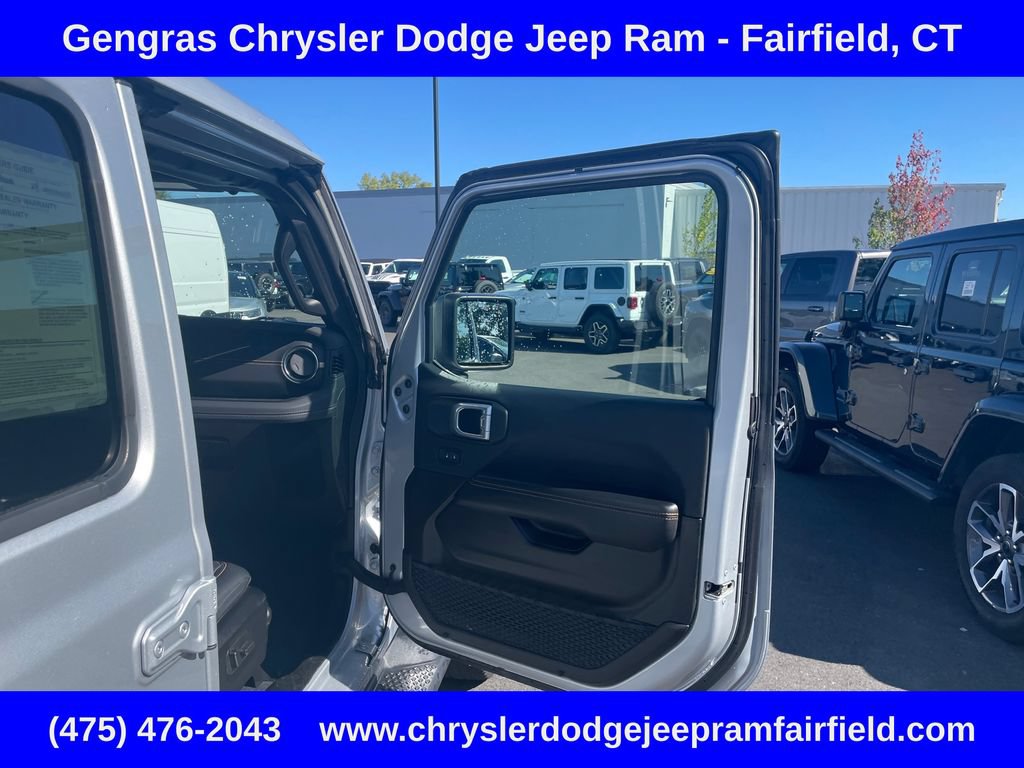 Certified 2024 Jeep Wrangler Unlimited Sahara w/ Technology Group AWD/4WD image 20