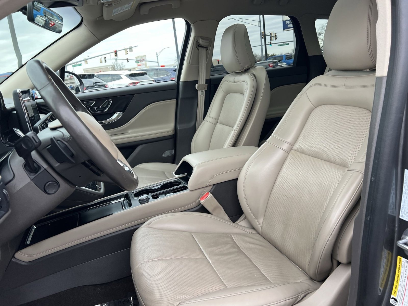 Used 2022 Lincoln Corsair Reserve w/ Equipment Group 201A image 13