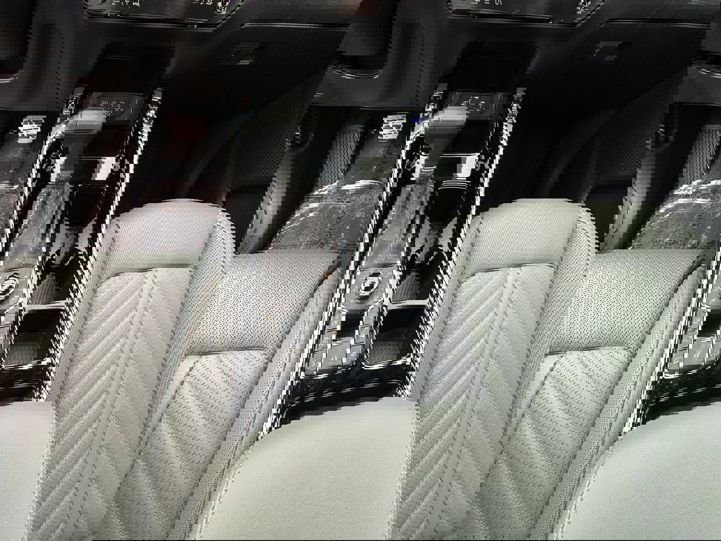 Used 2025 Kia Sorento SX Prestige w/ Sage Leather Package image 44