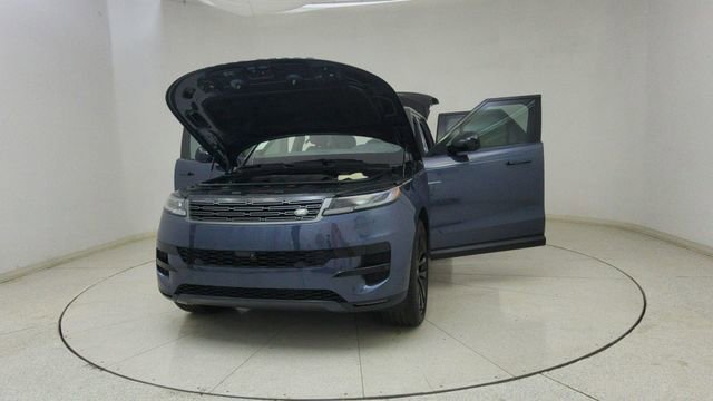 Used 2025 Land Rover Range Rover Sport SE image 76