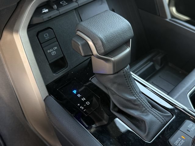 Used 2025 Toyota Tundra Limited AWD/4WD image 21