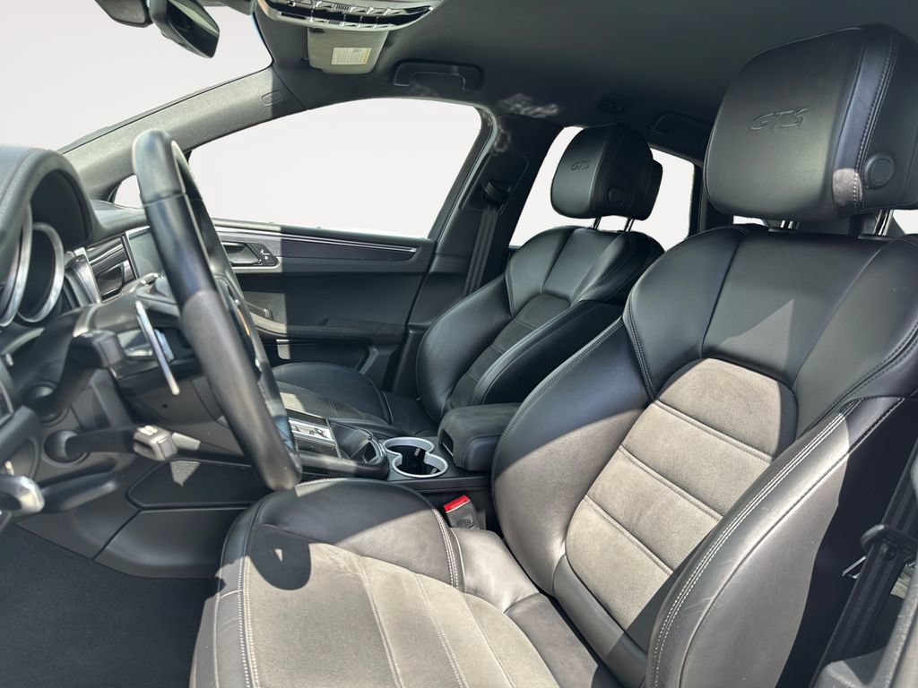 Used 2022 Porsche Macan GTS AWD/4WD image 9