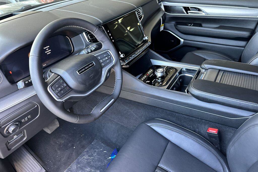 New 2026 Jeep Grand Wagoneer L Limited AWD/4WD image 10