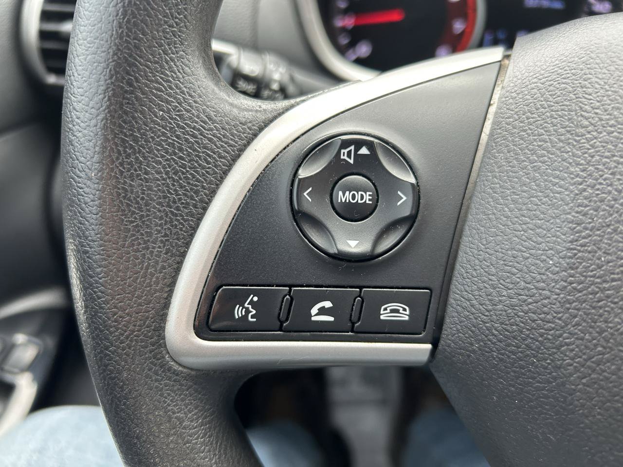 Used 2019 Mitsubishi Eclipse Cross LE AWD/4WD image 18