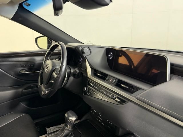 Used 2019 Lexus ES 300h w/ Premium Package FWD image 30