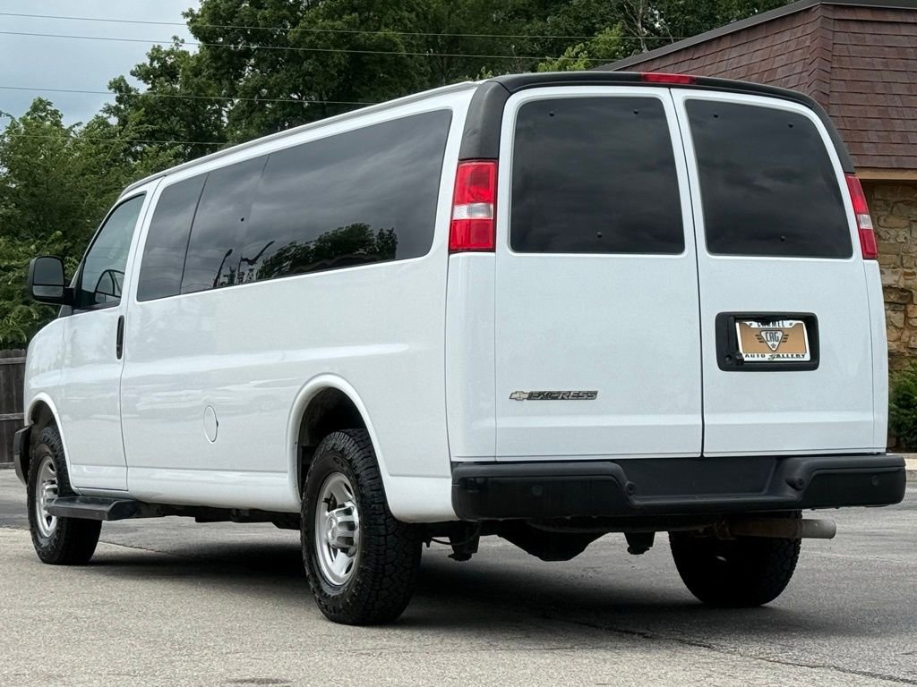 Used 2022 Chevrolet Express 3500 LS RWD image 3