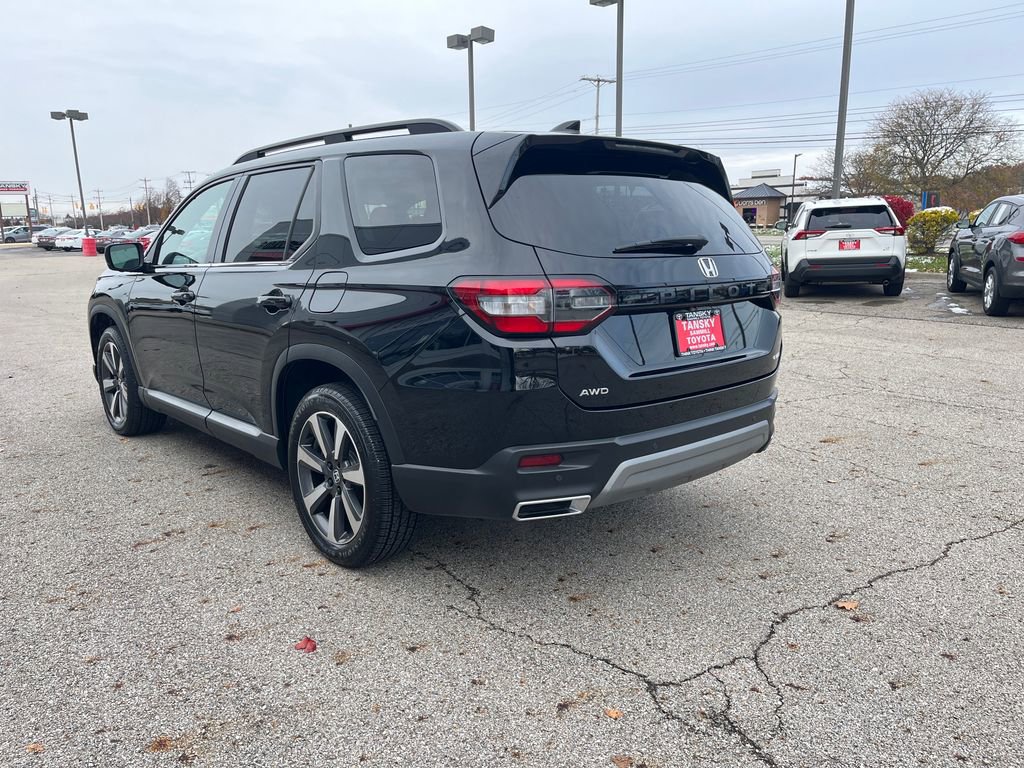 Used 2023 Honda Pilot Elite image 3