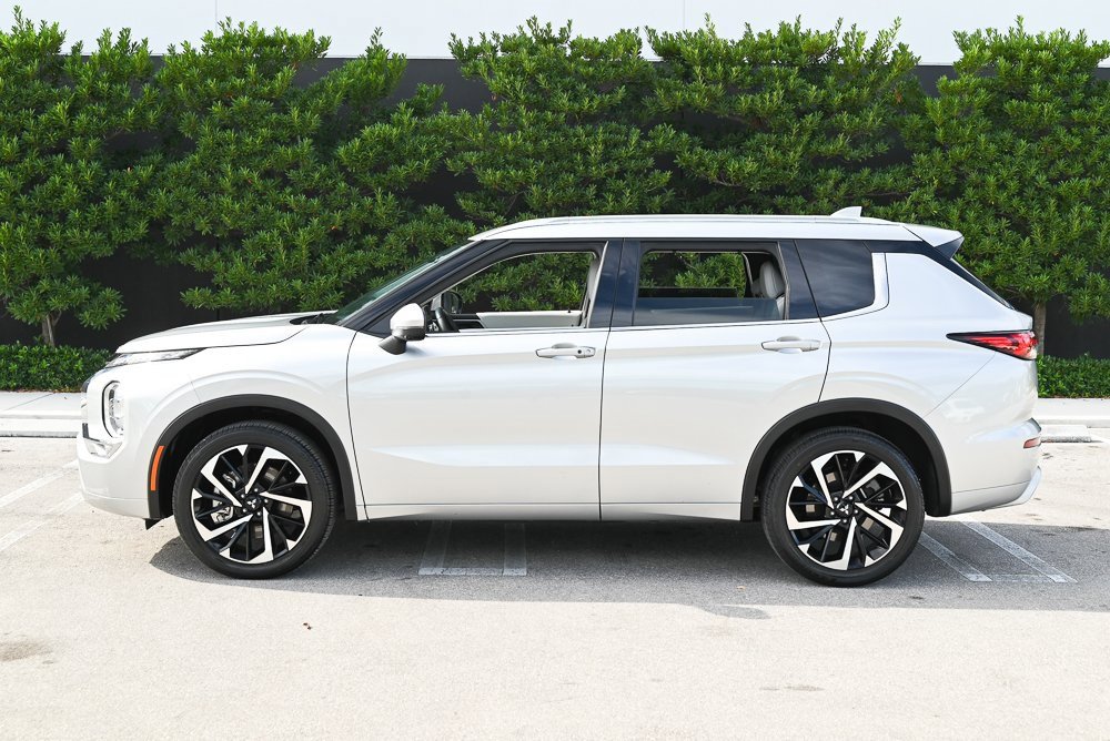 Used 2024 Mitsubishi Outlander SEL image 7