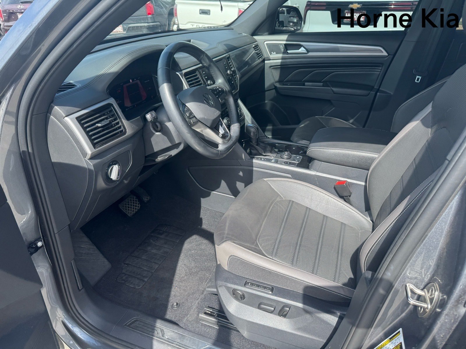 Used 2020 Volkswagen Atlas Cross Sport SEL Premium AWD/4WD image 9