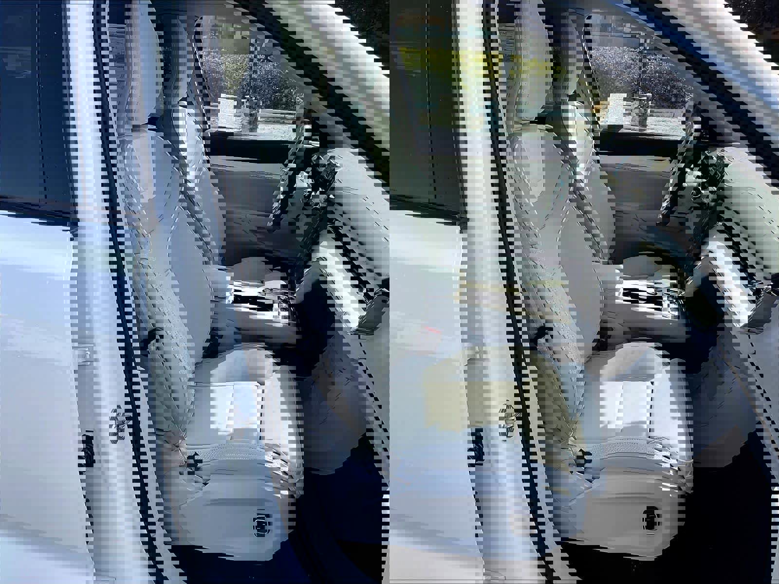 New 2025 Volvo EX90 Plus image 32