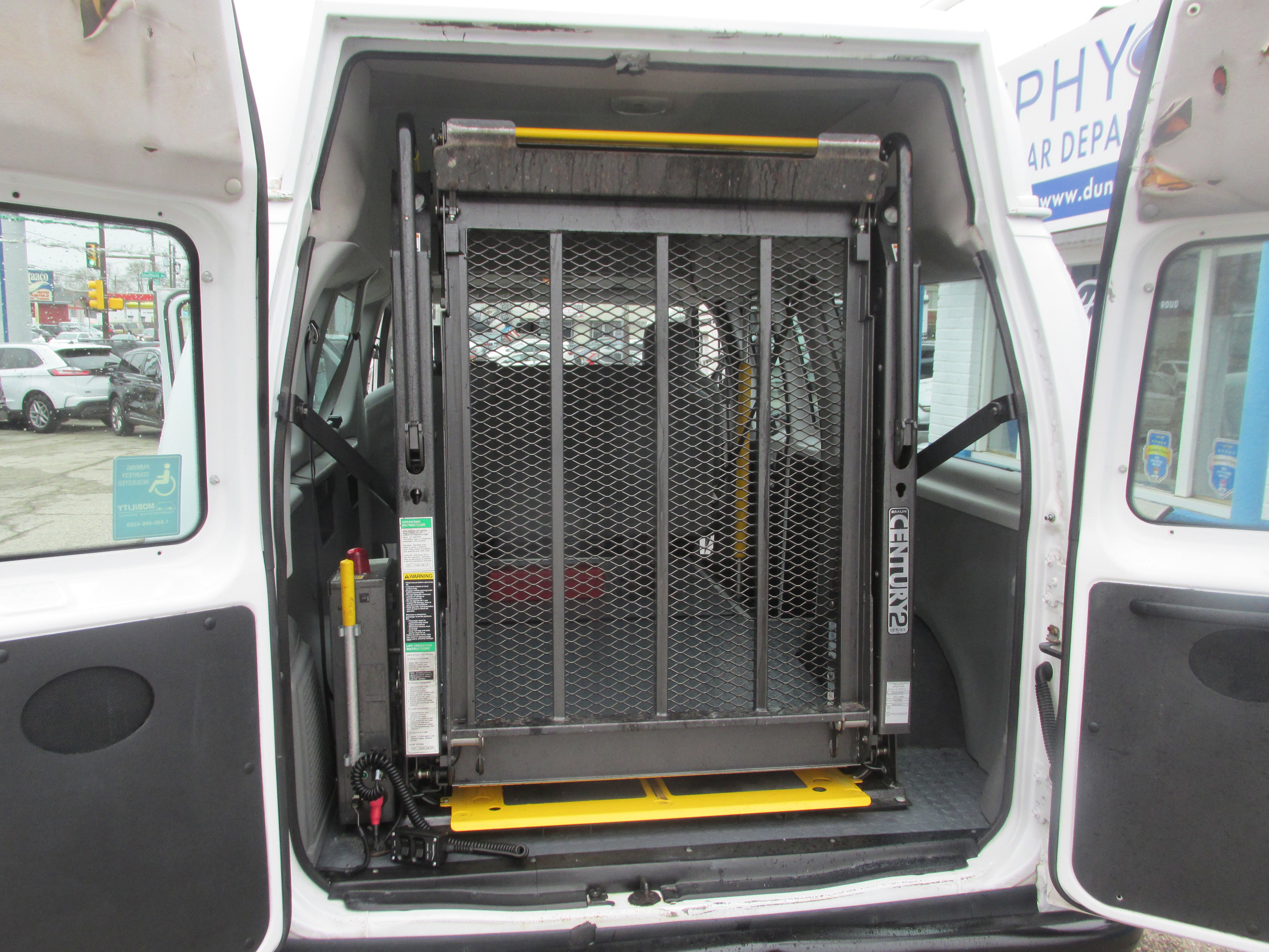 Used 2011 Ford E-150 and Econoline 150 XL image 20