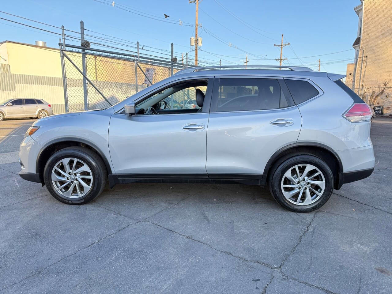 Used 2014 Nissan Rogue SL image 3