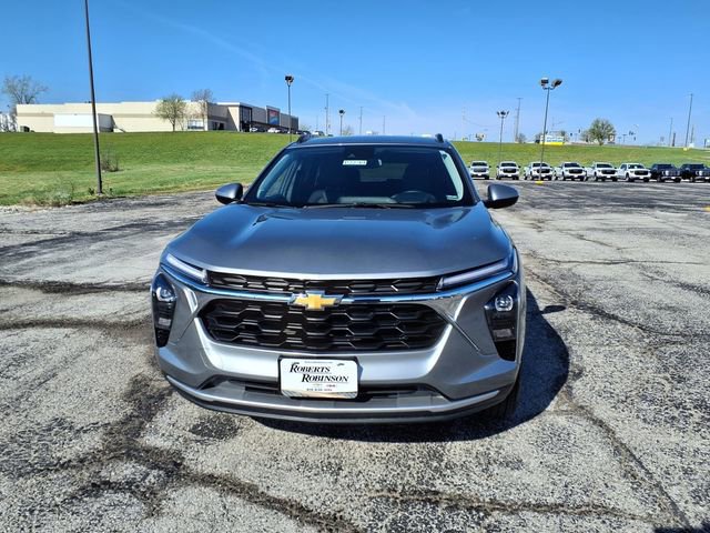 Used 2025 Chevrolet Trax LT w/ LT Convenience Package FWD image 46