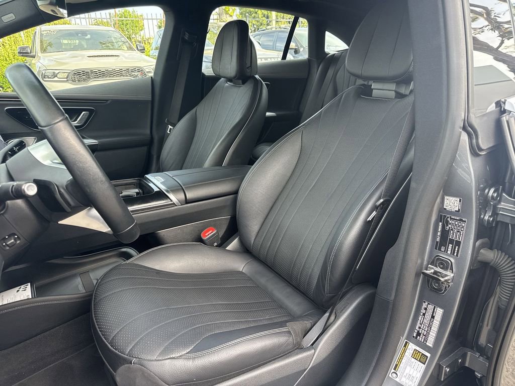 Used 2023 Mercedes-Benz EQE 500 4MATIC Sedan w/ Exclusive Trim Package image 13