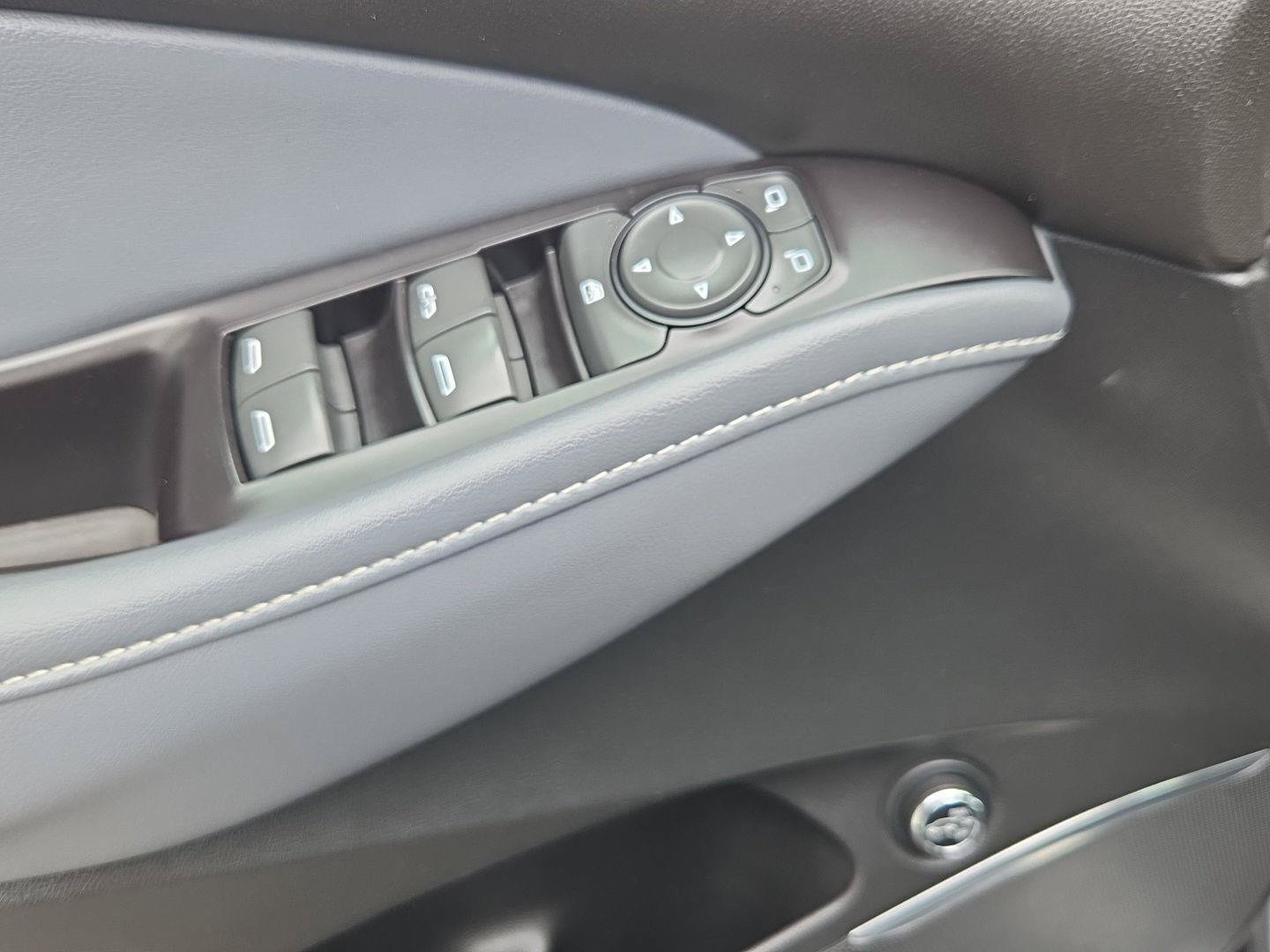 Used 2019 Buick Enclave Essence FWD image 11