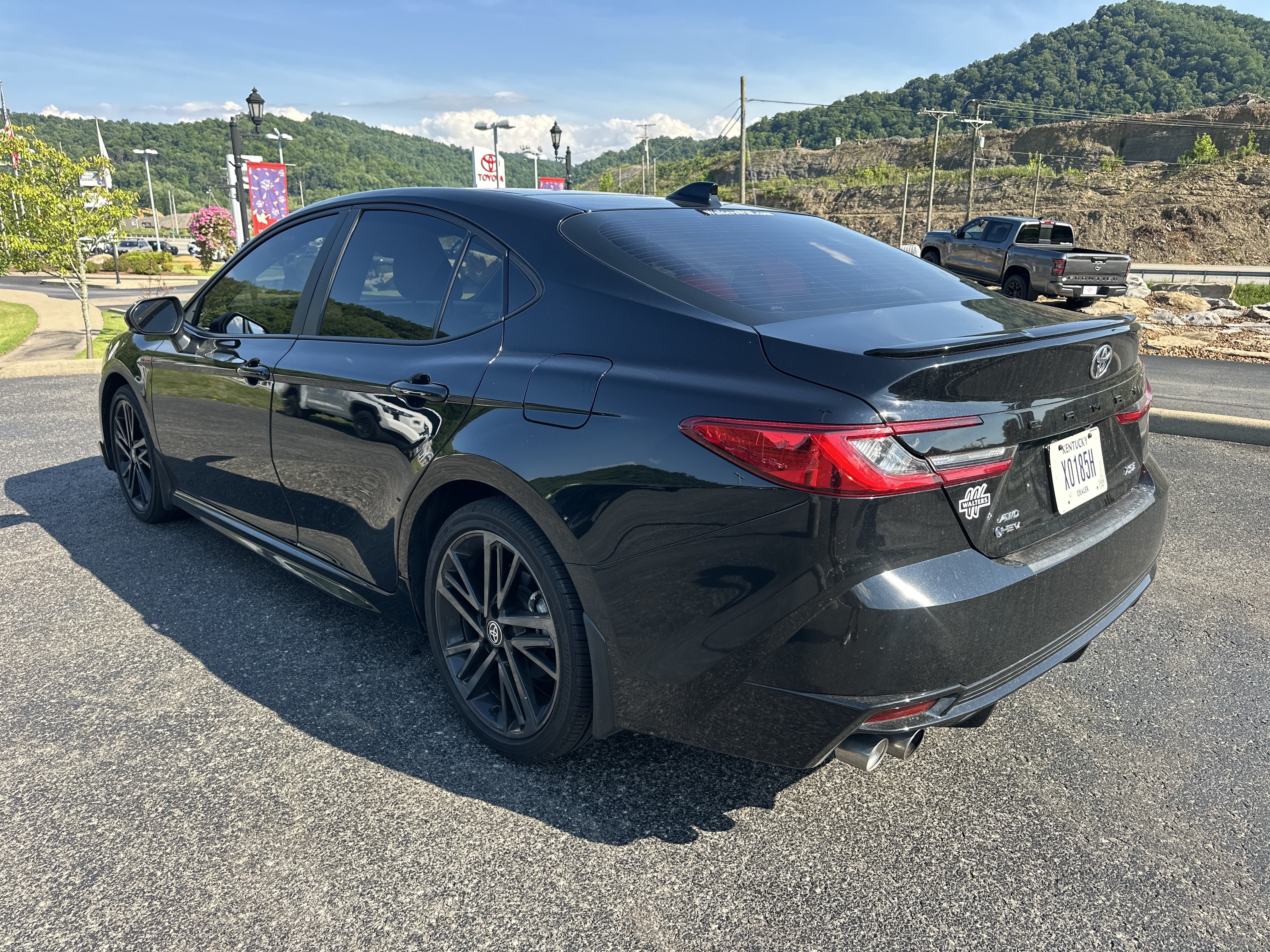 Used 2025 Toyota Camry XSE AWD/4WD image 5