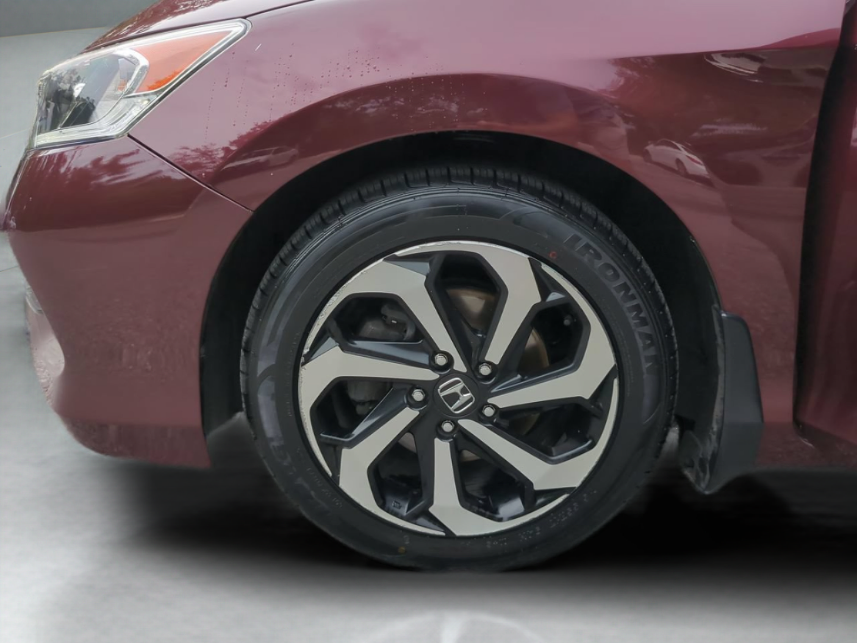 Certified 2017 Honda Accord EX-L image 32