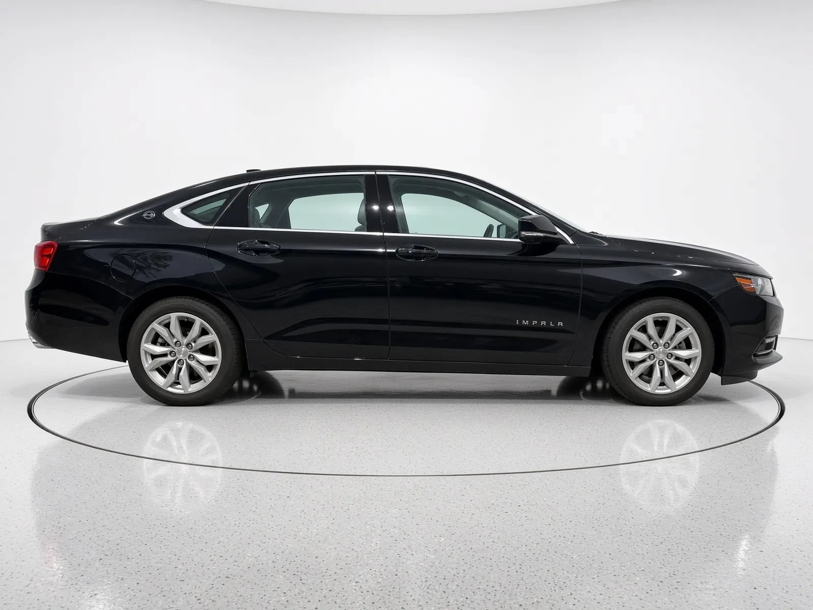 Used 2019 Chevrolet Impala LT FWD image 7