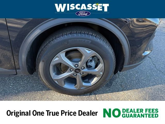 Used 2025 Ford Escape ST-Line w/ Cold Weather Package image 30