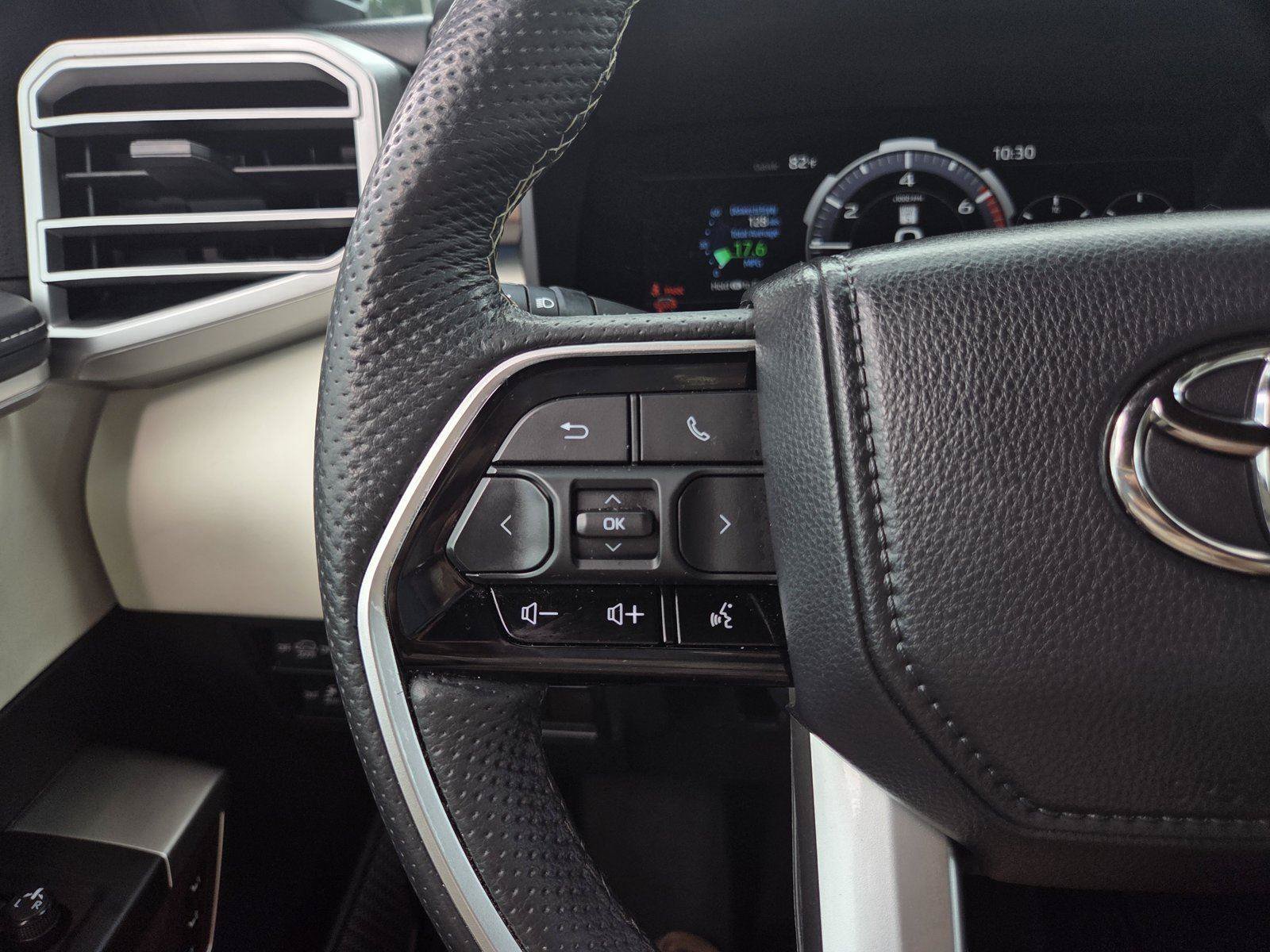 Used 2023 Toyota Sequoia Capstone RWD image 26