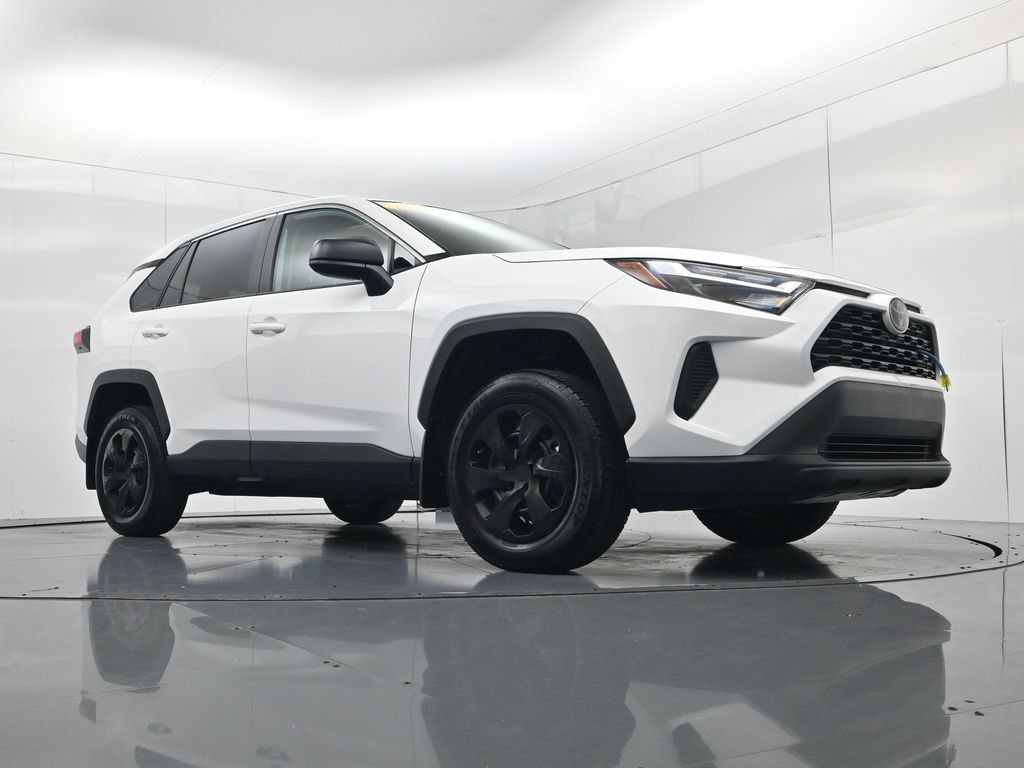 Used 2024 Toyota RAV4 LE AWD/4WD image 39