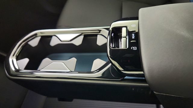 New 2026 Volvo EX30 Plus w/ Protection Package Premier RWD image 16