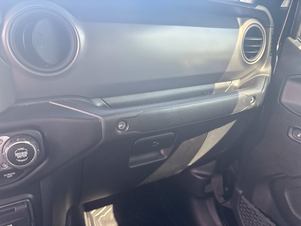 Certified 2023 Jeep Gladiator Sport AWD/4WD image 24
