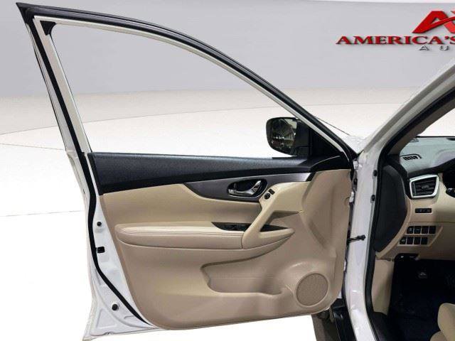 Used 2016 Nissan Rogue SV FWD image 29