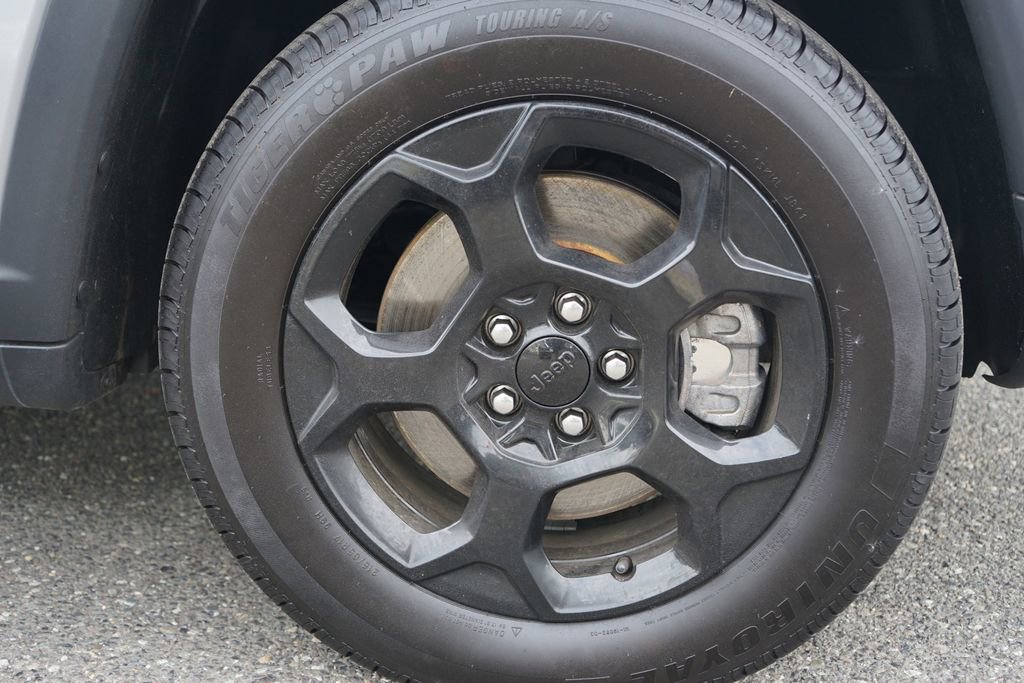 Used 2023 Jeep Compass Trailhawk AWD/4WD image 9