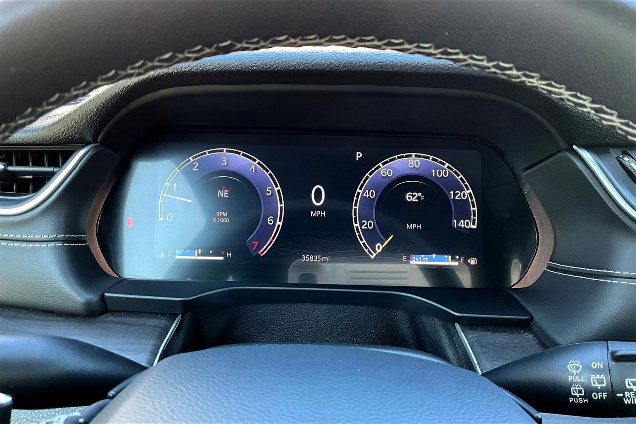 Certified 2024 Jeep Grand Cherokee Limited image 9