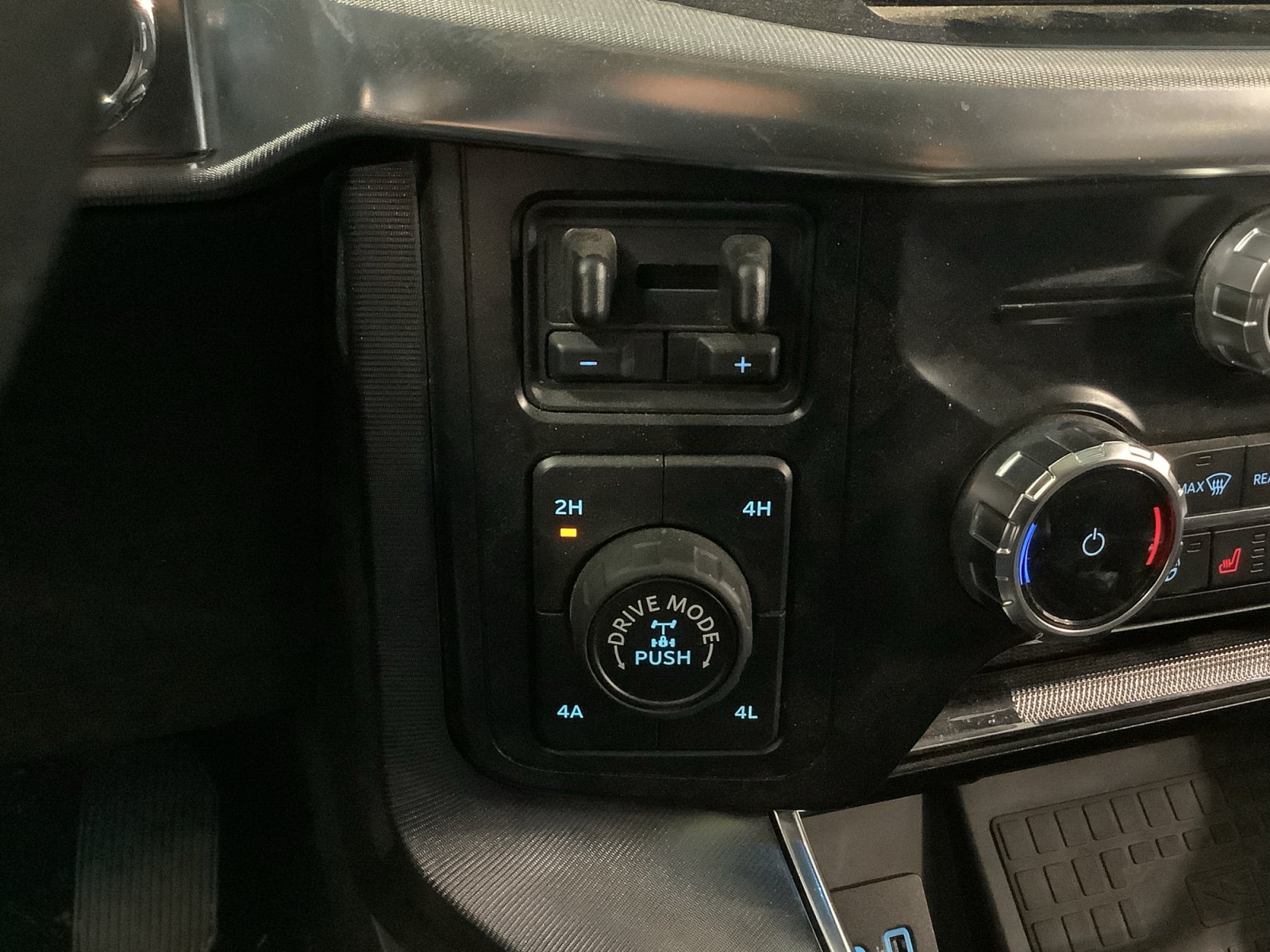 Used 2022 Ford F150 Raptor w/ Equipment Group 801A High AWD/4WD image 23