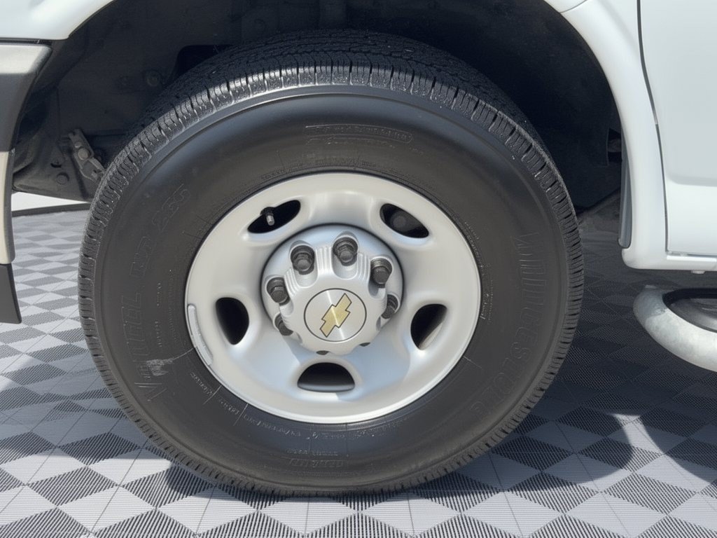 Certified 2025 Chevrolet Express 2500 w/ Driver Convenience Package RWD image 13