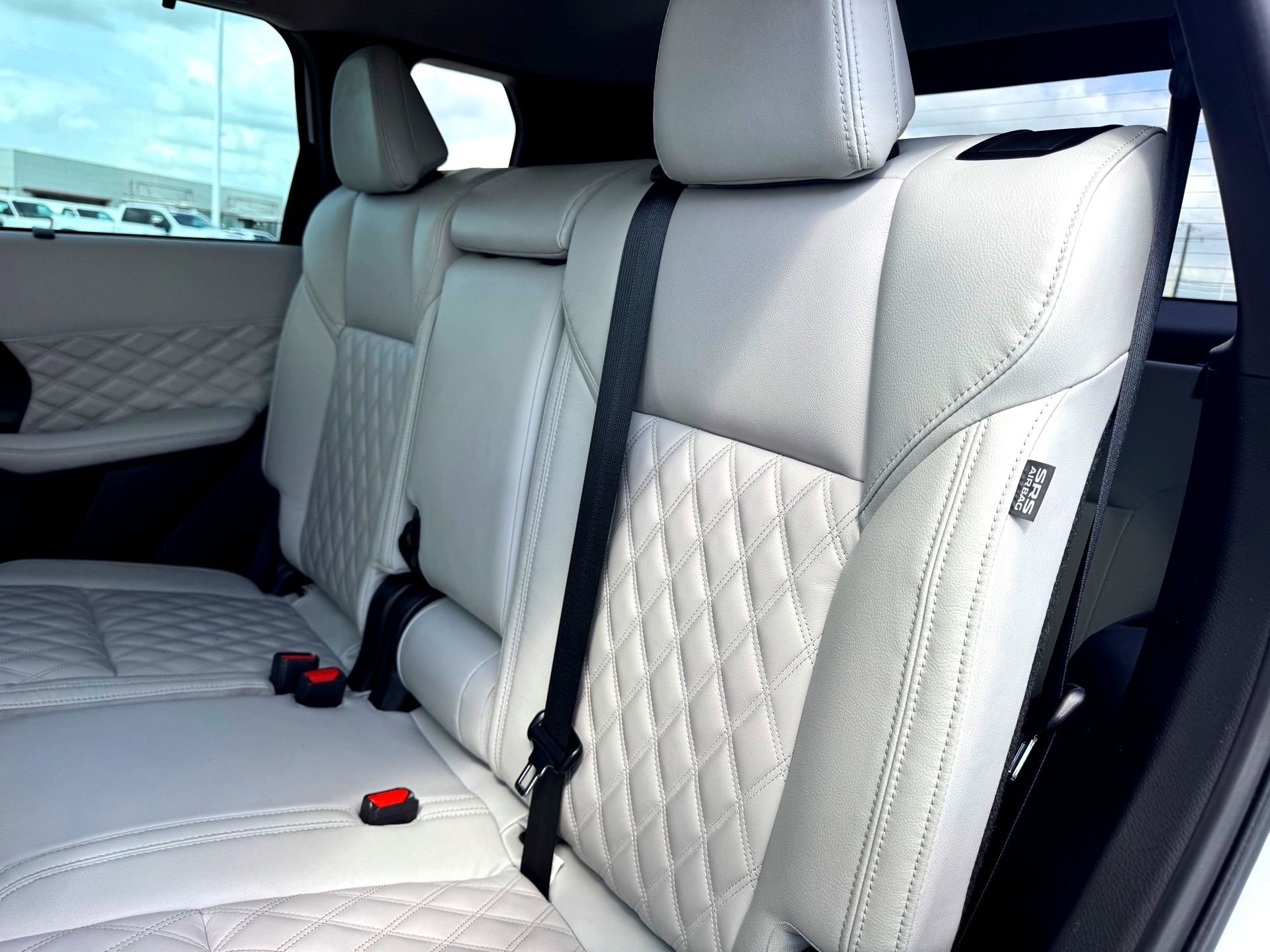 Used 2023 Mitsubishi Outlander SEL image 17