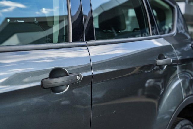 Used 2019 Ford Escape S image 13