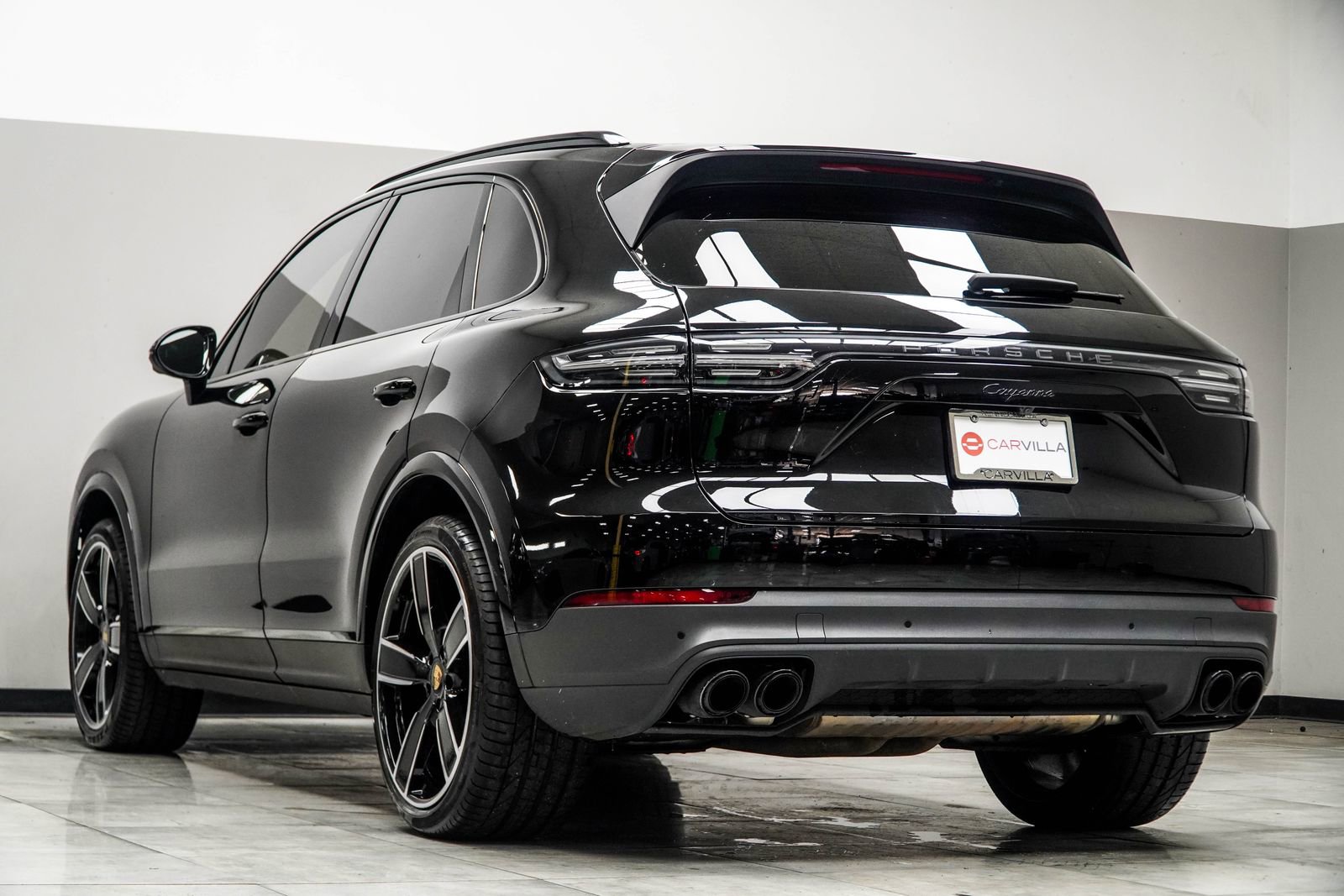 Used 2023 Porsche Cayenne Platinum Edition image 11