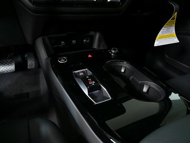 New 2025 Audi Q6 e-tron Premium image 16