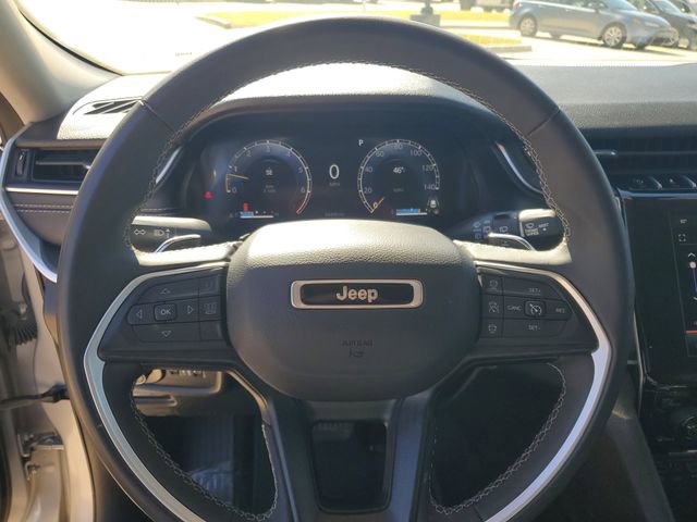 Used 2024 Jeep Grand Cherokee Laredo RWD image 16