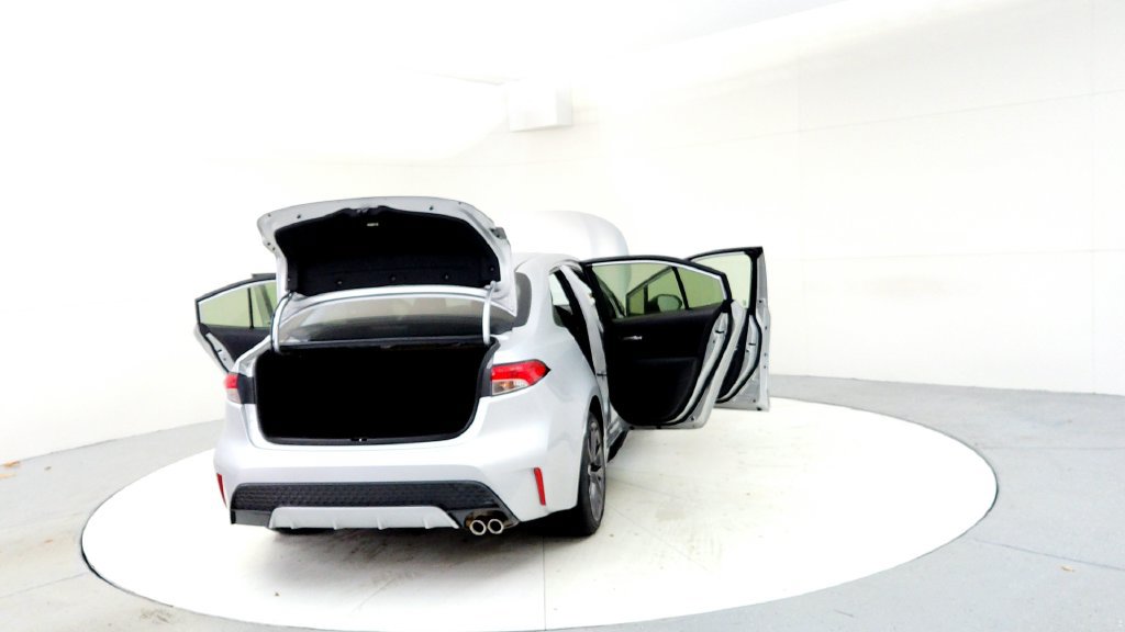 Certified 2022 Toyota Corolla SE w/ SE Premium Package FWD image 11