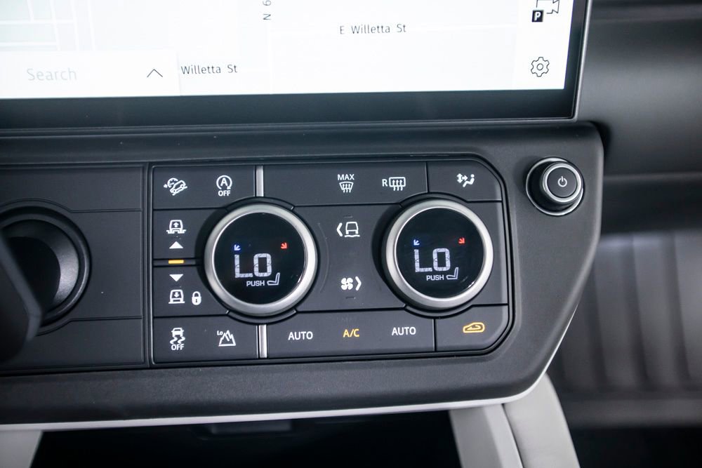 Used 2026 Land Rover Defender 110 X-Dynamic SE image 32