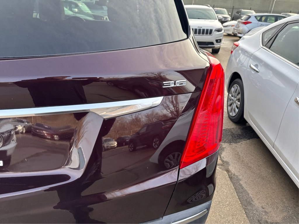 Used 2018 Cadillac XT5 Luxury w/ Driver Awareness Package image 24