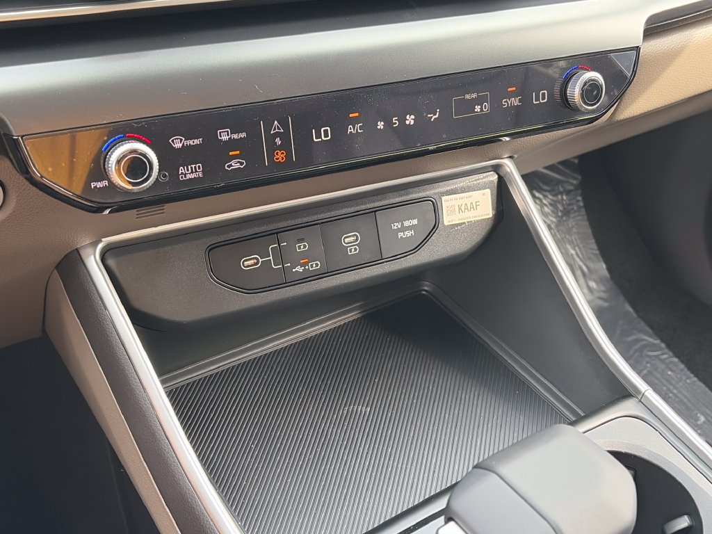New 2027 Kia Carnival FWD image 21