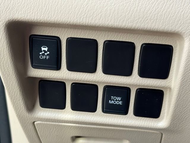 Used 2015 Nissan Pathfinder S image 29